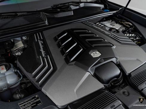 Used 2024 Lamborghini Urus S image 5