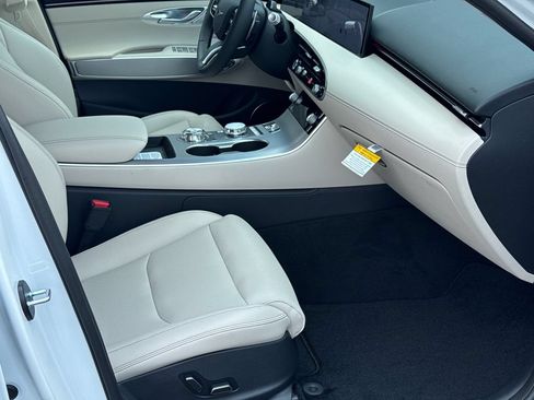 New 2026 Genesis GV70 2.5T Select AWD/4WD image 13