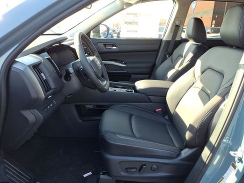 New 2026 Nissan Pathfinder SL image 26