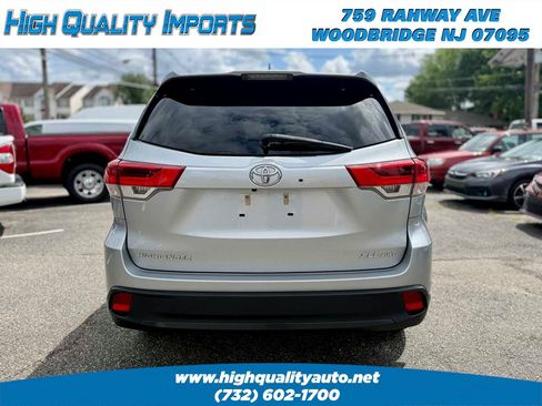 Used 2018 Toyota Highlander XLE AWD/4WD image 6