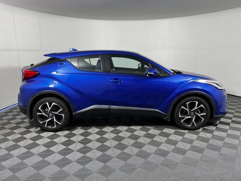 Used 2021 Toyota C-HR XLE FWD image 4