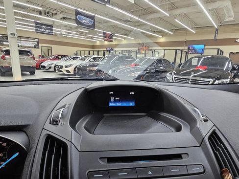 Used 2018 Ford Escape SE FWD image 28