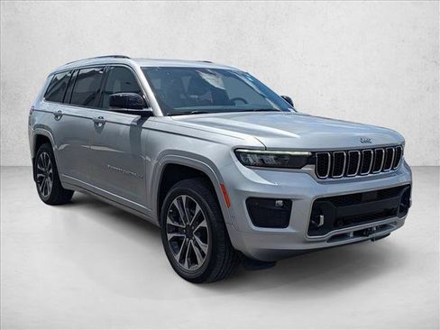 Used 2023 Jeep Grand Cherokee L Overland AWD/4WD image 3