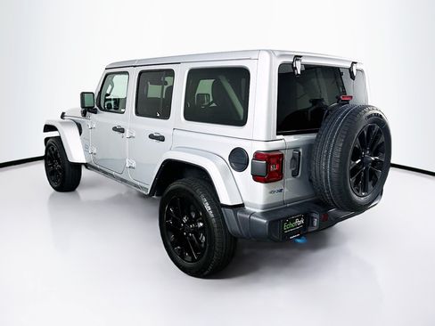 Used 2024 Jeep Wrangler Unlimited Sahara AWD/4WD image 5
