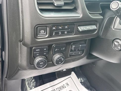 Used 2024 Chevrolet Suburban High Country AWD/4WD image 29