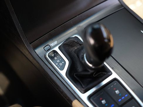 Used 2015 Hyundai Azera Limited FWD image 40