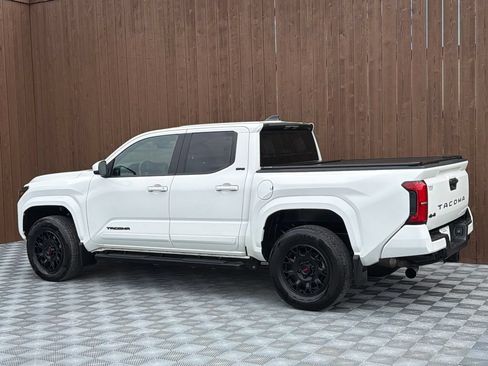 Used 2025 Toyota Tacoma SR5 AWD/4WD image 15