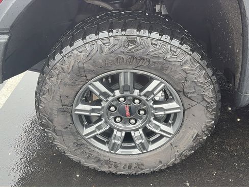 Certified 2025 GMC Sierra 1500 AT4X image 11