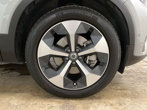 Used 2025 Volvo XC40 B5 Plus AWD/4WD image 34