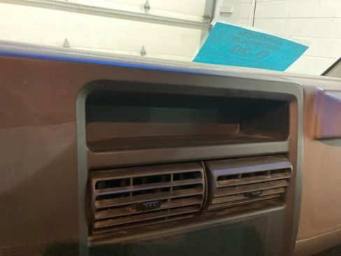 Used 2004 Chevrolet Express 1500 image 22