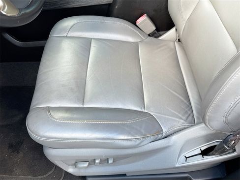 Used 2020 Chevrolet Suburban LT image 21