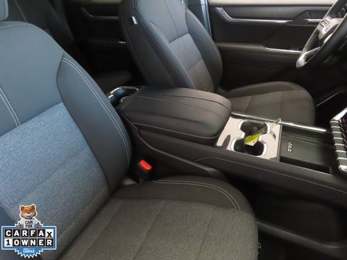 Used 2025 GMC Acadia Elevation image 28