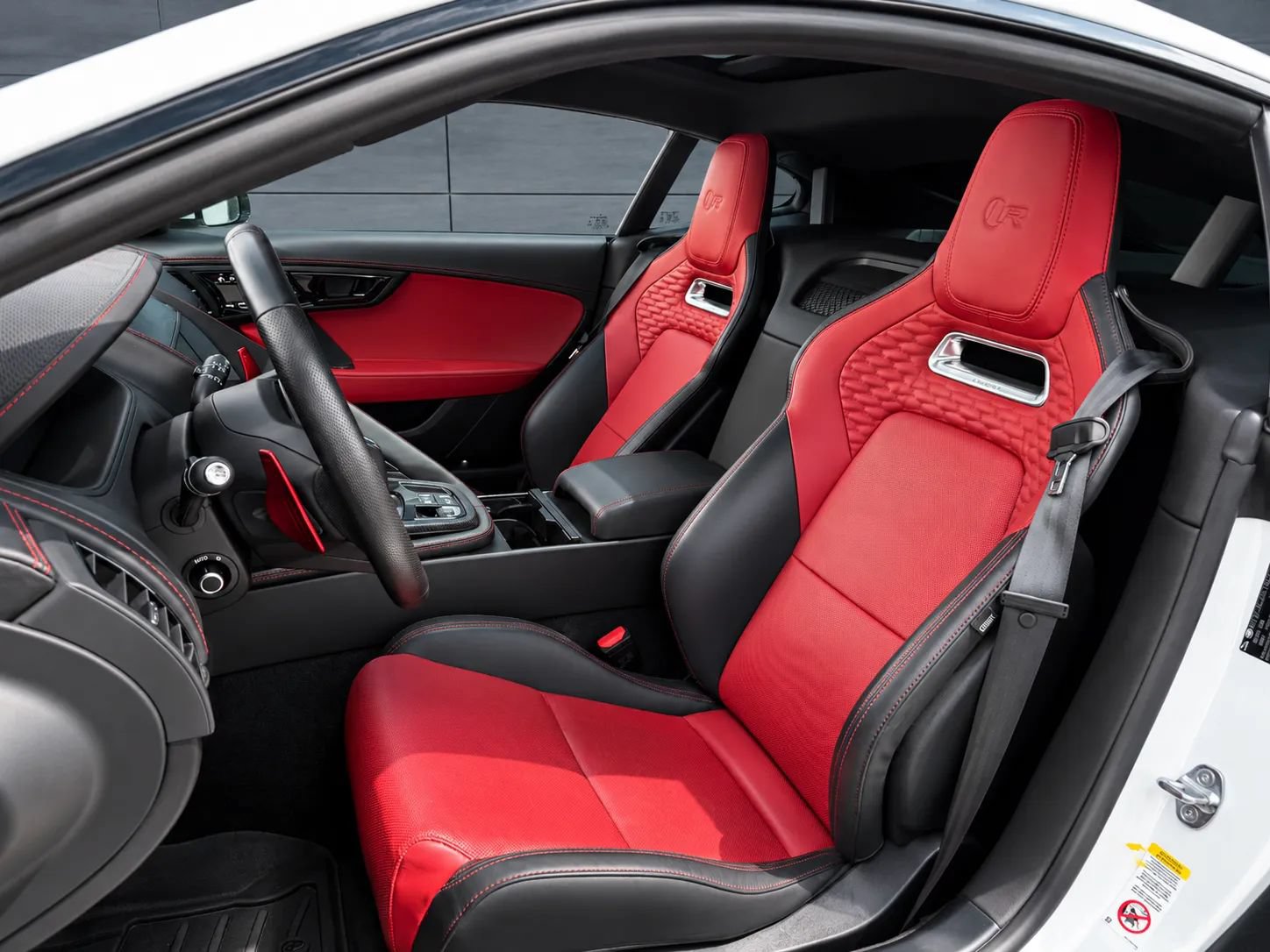 Used 2021 Jaguar F-TYPE R AWD/4WD image 10