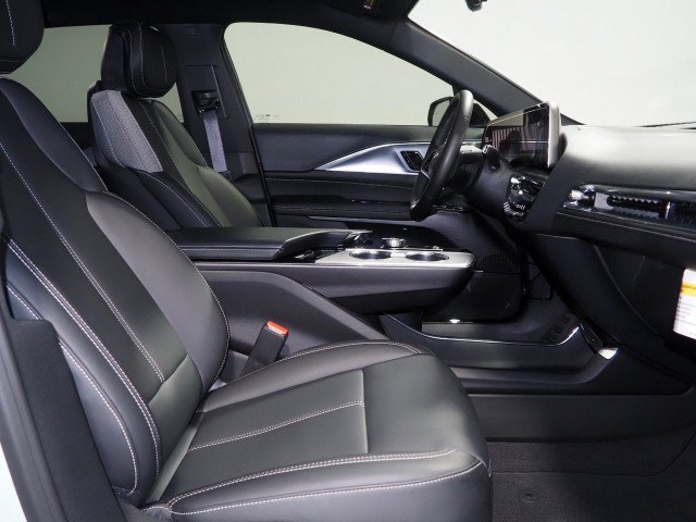 Used 2024 Cadillac Lyriq Tech AWD/4WD image 15