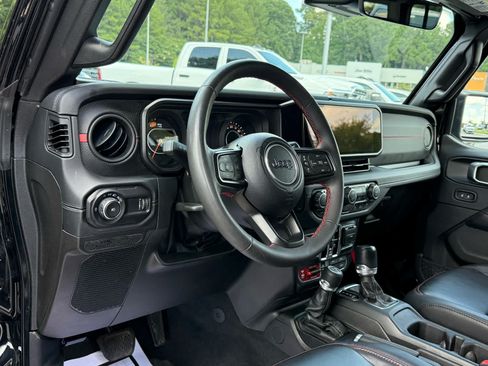 Used 2024 Jeep Wrangler Unlimited Rubicon AWD/4WD image 14