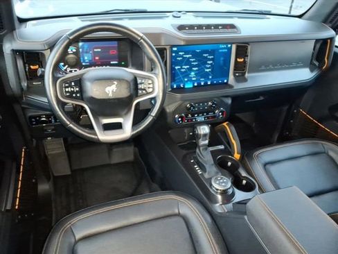 Used 2024 Ford Bronco Badlands image 5