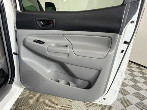 Used 2013 Toyota Tacoma 4x4 Double Cab image 16