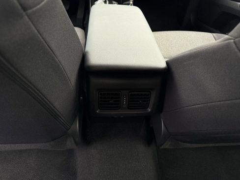 Used 2025 Toyota Camry SE image 25