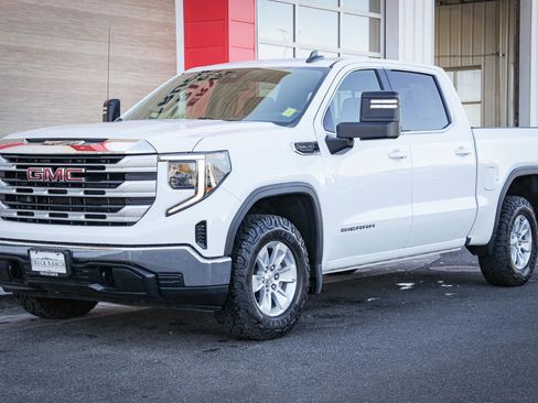 Used 2023 GMC Sierra 1500 SLE w/ Preferred Package image 8