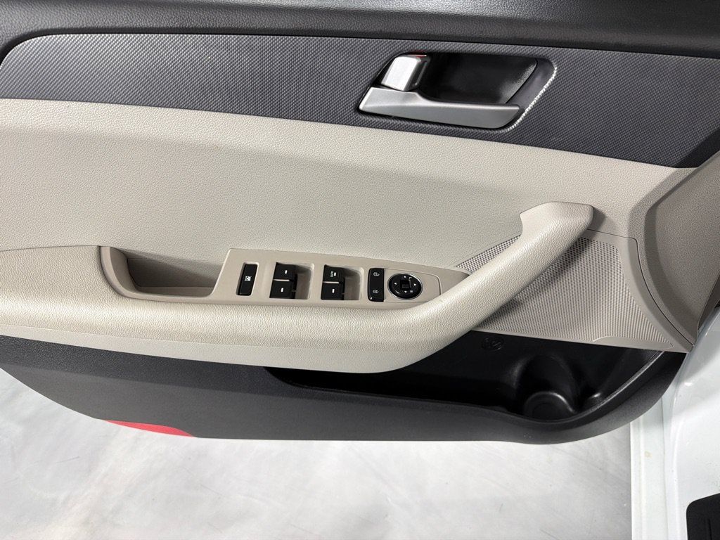 Used 2017 Hyundai Sonata SE FWD image 10