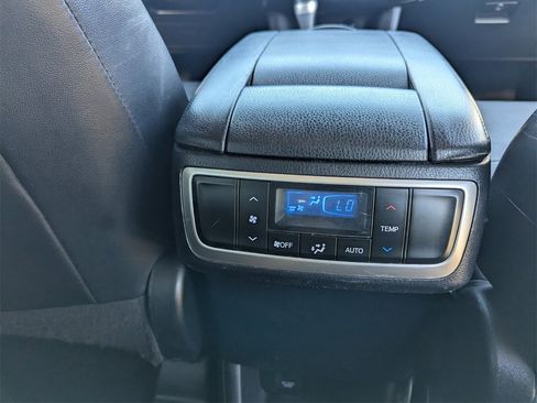 Used 2016 Toyota Highlander Limited image 18