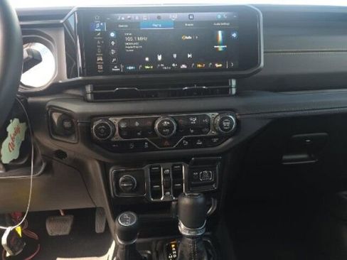 Used 2024 Jeep Wrangler Sahara w/ Technology Group image 8