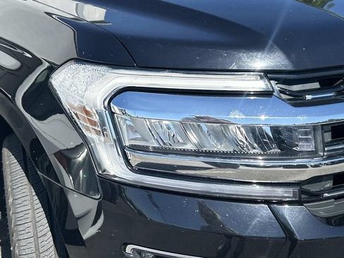 Used 2022 Ford Expedition Max Limited RWD image 4