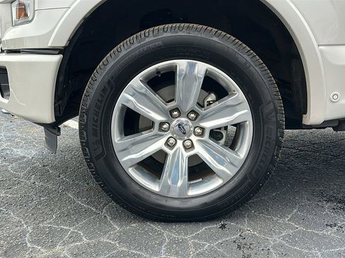 Used 2016 Ford F150 Platinum w/ Equipment Group 701A Luxury image 12