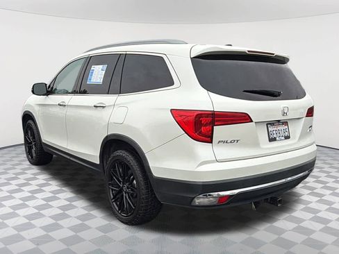 Used 2018 Honda Pilot Touring image 7
