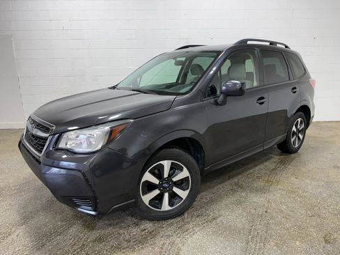 Used 2017 Subaru Forester 2.5i Premium w/ All-Weather Package image 3