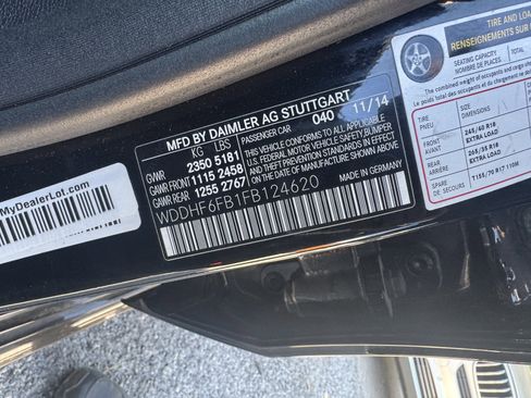 Used 2015 Mercedes-Benz E 400 Sedan image 25