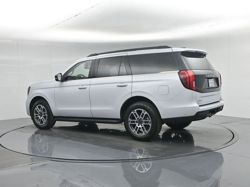 Used 2025 Ford Expedition Active image 30