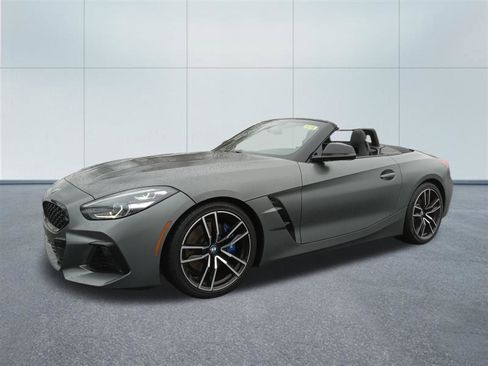 Used 2022 BMW Z4 M40i w/ Driving Assistance Package image 2
