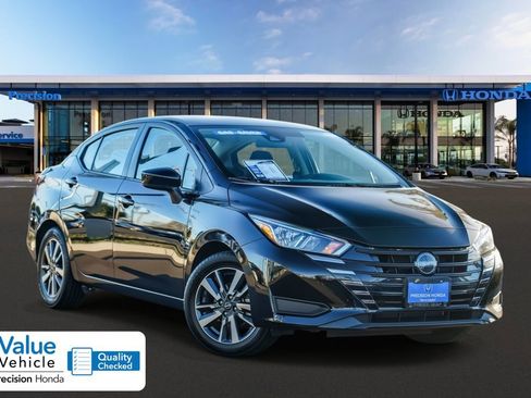 Used 2023 Nissan Versa SV image 1
