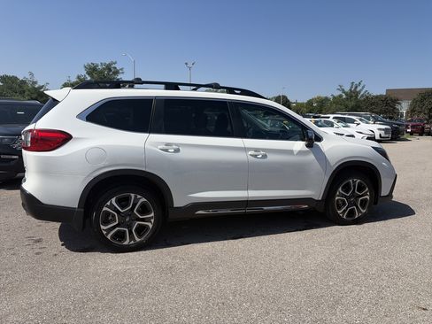 Used 2023 Subaru Ascent Limited w/ Technology Package AWD/4WD image 4