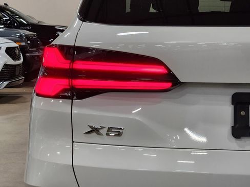 Used 2024 BMW X5 xDrive40i w/ Climate Comfort Package image 20