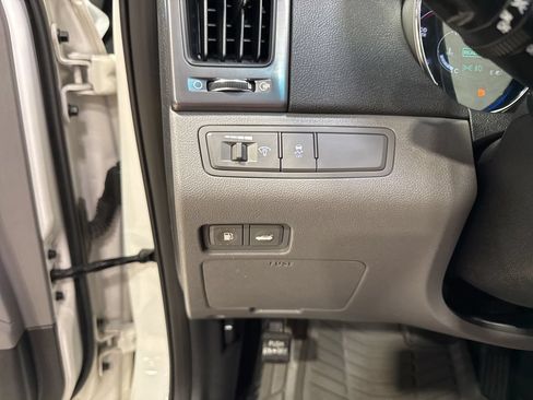 Used 2013 Hyundai Sonata Hybrid FWD image 13