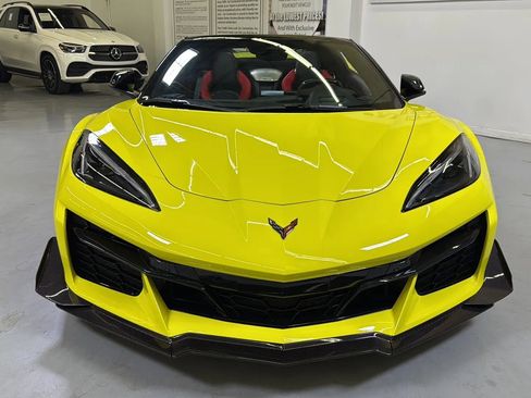 Used 2024 Chevrolet Corvette Z06 w/ Z07 Performance Package RWD image 11