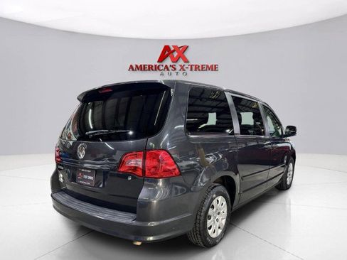 Used 2012 Volkswagen Routan S image 6