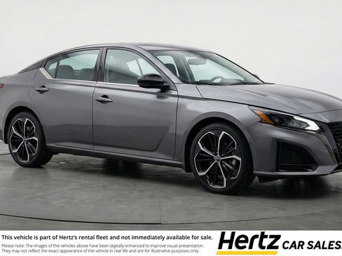 Used 2025 Nissan Altima 2.5 SR image 1