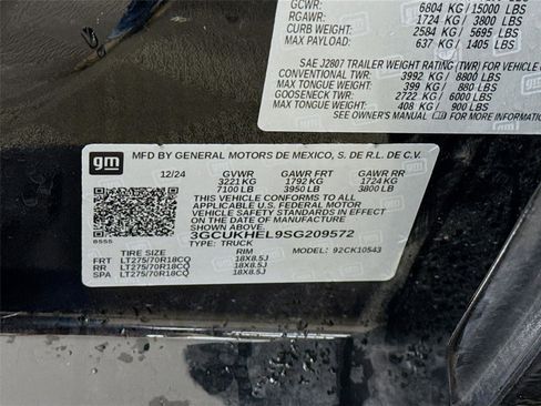 Used 2025 Chevrolet Silverado 1500 ZR2 w/ Technology Package image 26