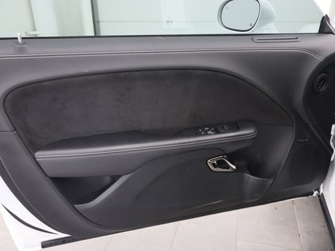 Used 2020 Dodge Challenger SRT Hellcat RWD image 38