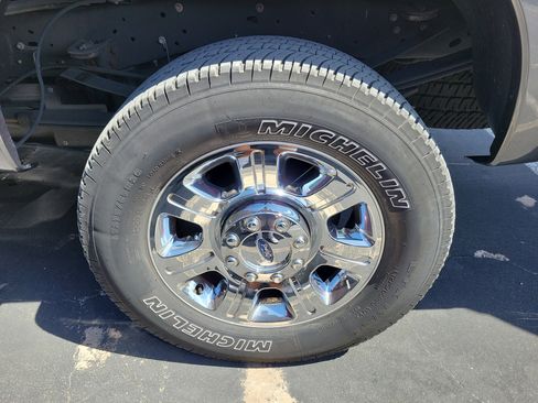 Used 2016 Ford F350 Lariat w/ Lariat Ultimate Package image 4