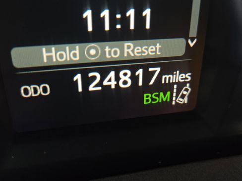 Used 2017 Toyota RAV4 SE image 29