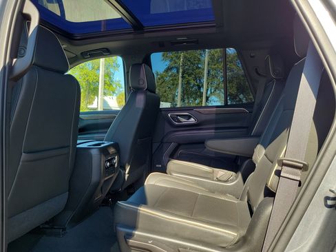 Used 2021 Chevrolet Tahoe Premier w/ Premium Package image 14