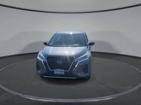 Used 2023 Nissan Kicks S FWD image 3