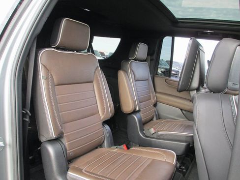 Used 2025 GMC Yukon XL Denali Ultimate image 27