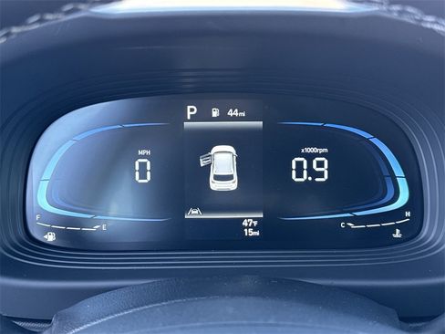 Used 2025 Hyundai Venue SEL image 26