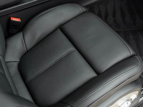 New 2026 Porsche Macan image 90