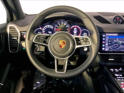 Used 2022 Porsche Cayenne image 15